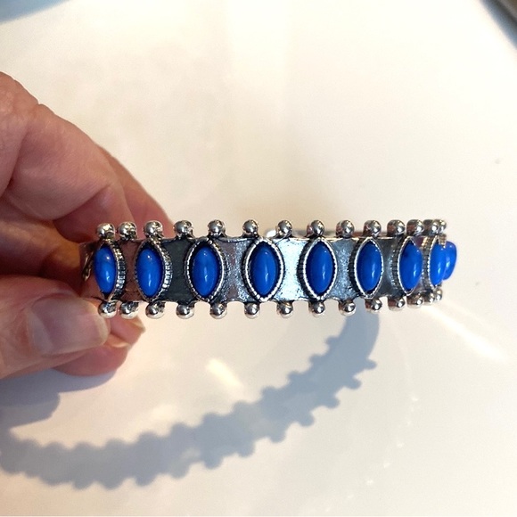 TIBETAN ETCHED SILVER BRACELET W/TURQUOISE /BLUE AGATE/ CORAL/OPAL STONES - Picture 11 of 12